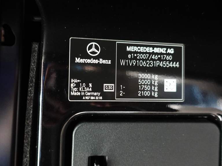 Mercedes-Benz Mercedes-Benz