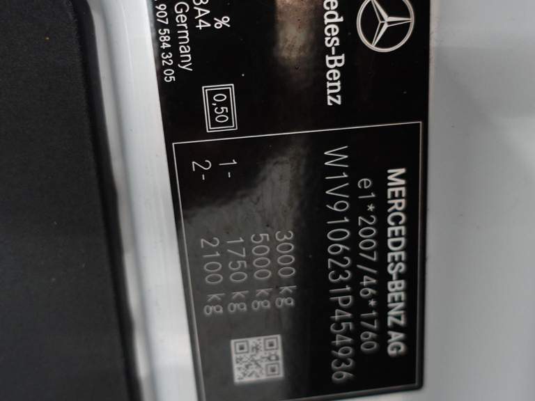 Mercedes-Benz Mercedes-Benz