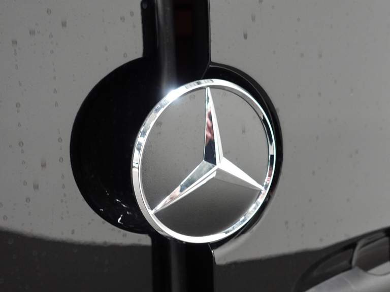 Mercedes-Benz Mercedes-Benz