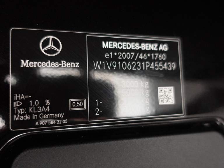 Mercedes-Benz Mercedes-Benz
