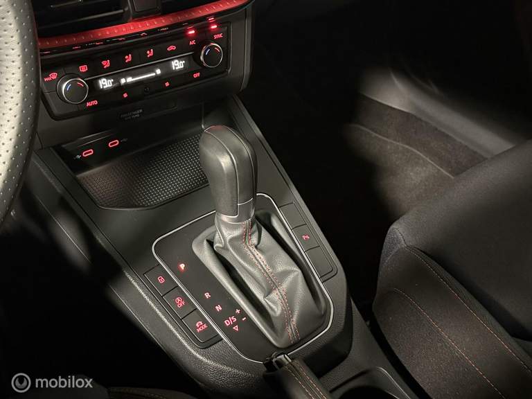 SEAT SEAT