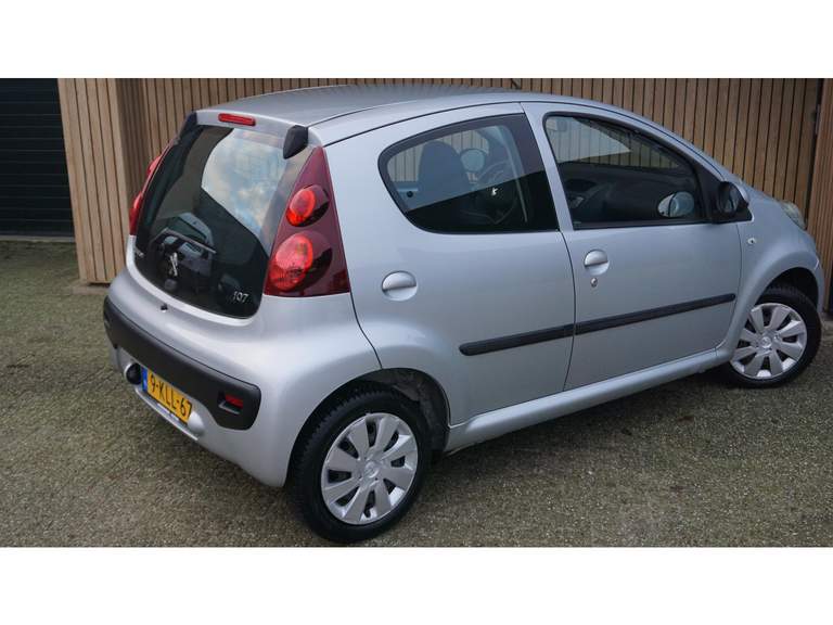 Peugeot Peugeot