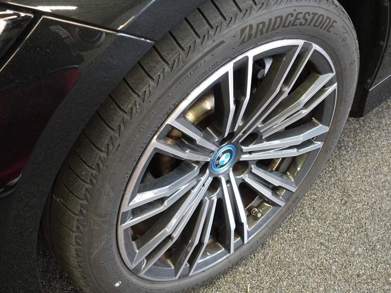 BMW BMW