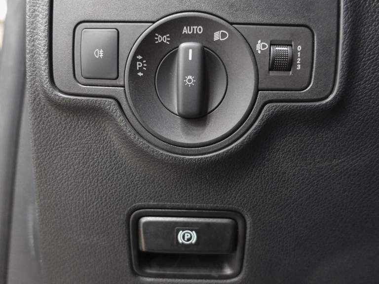 Mercedes-Benz Mercedes-Benz