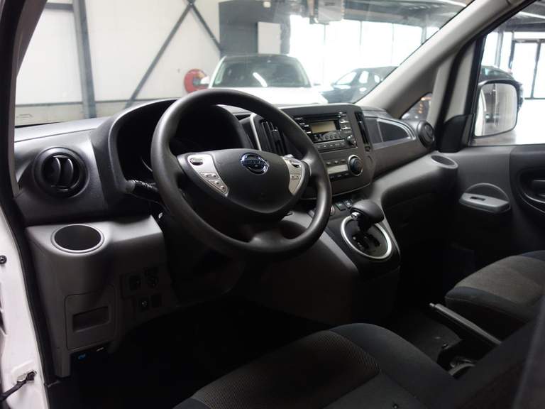 Nissan Nissan