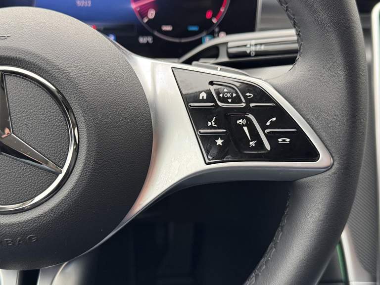 Mercedes-Benz Mercedes-Benz