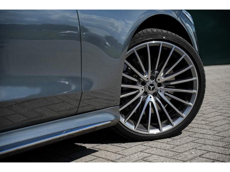 Mercedes-Benz Mercedes-Benz