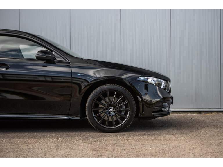 Mercedes-Benz Mercedes-Benz