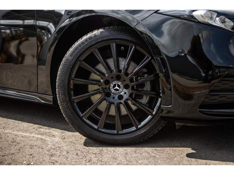 Mercedes-Benz Mercedes-Benz