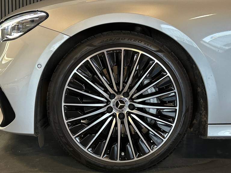 Mercedes-Benz Mercedes-Benz