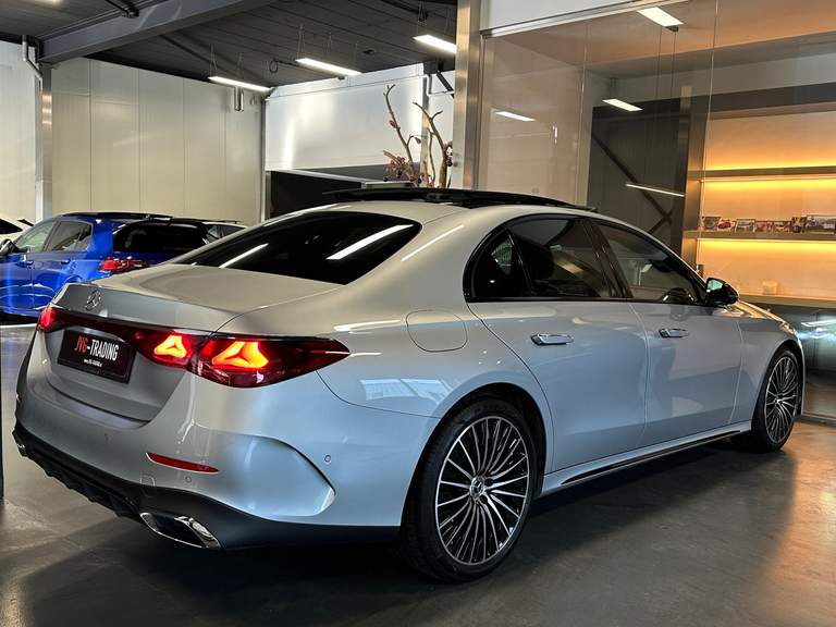 Mercedes-Benz Mercedes-Benz