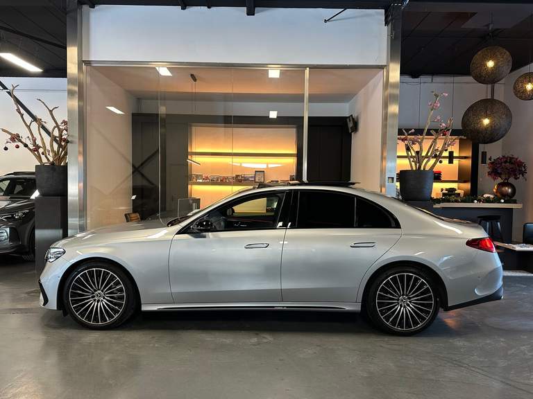 Mercedes-Benz Mercedes-Benz