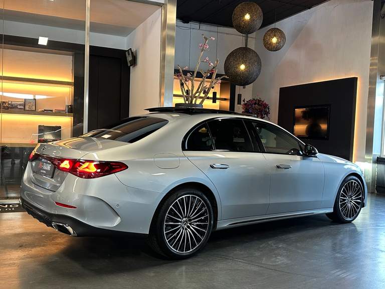 Mercedes-Benz Mercedes-Benz