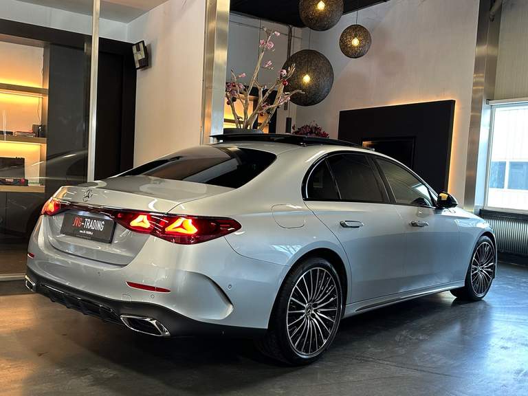 Mercedes-Benz Mercedes-Benz