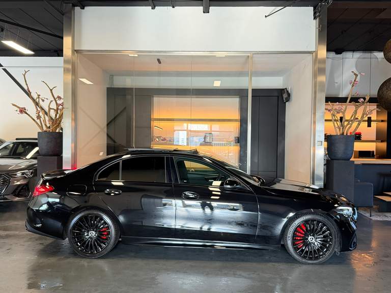 Mercedes-Benz Mercedes-Benz