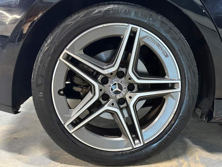 Mercedes-Benz Mercedes-Benz