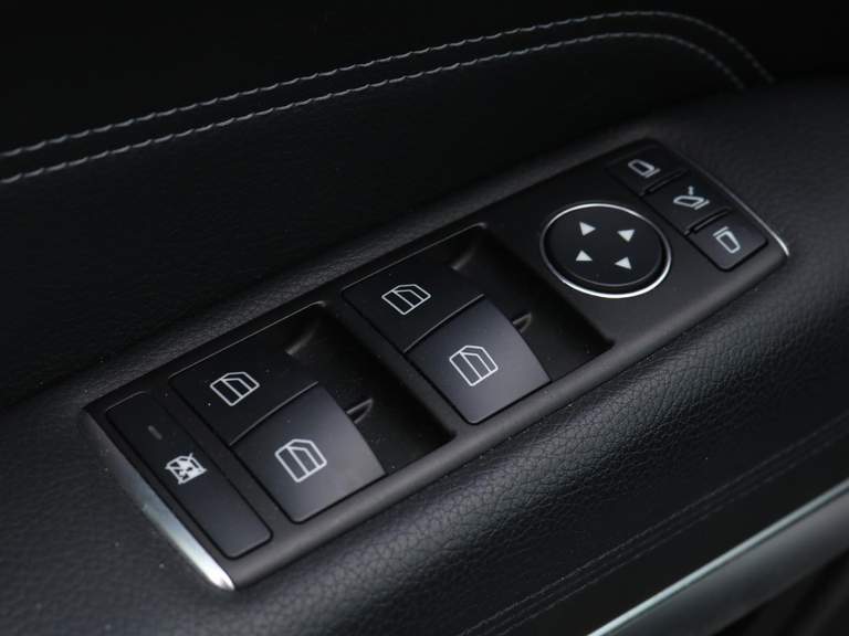 Mercedes-Benz Mercedes-Benz