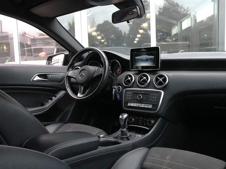 Mercedes-Benz Mercedes-Benz