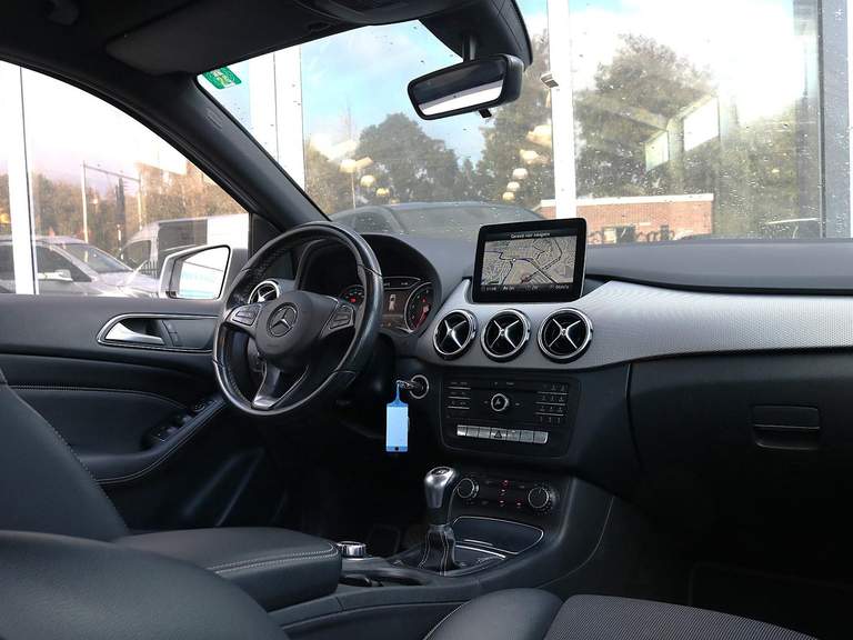 Mercedes-Benz Mercedes-Benz