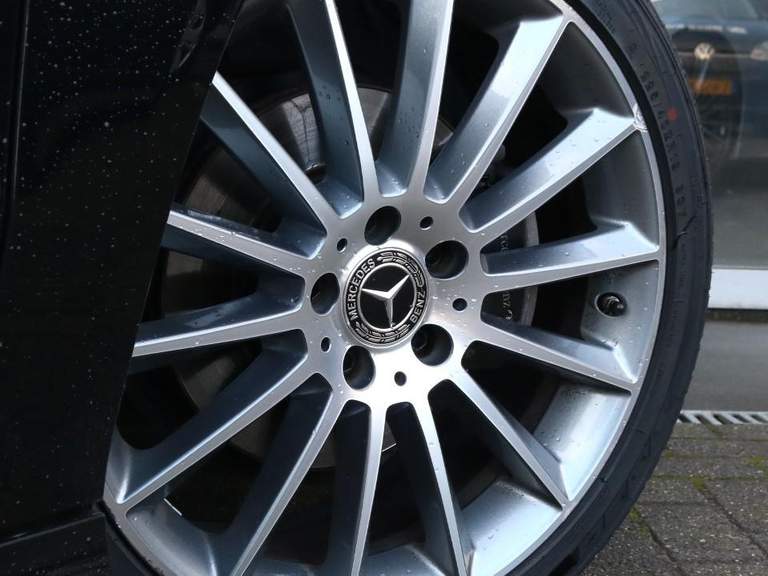 Mercedes-Benz Mercedes-Benz