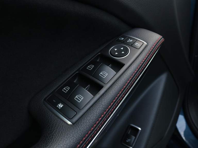 Mercedes-Benz Mercedes-Benz