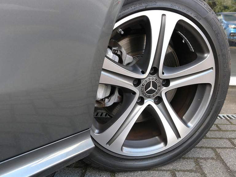 Mercedes-Benz Mercedes-Benz