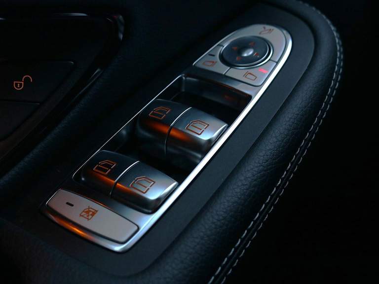 Mercedes-Benz Mercedes-Benz