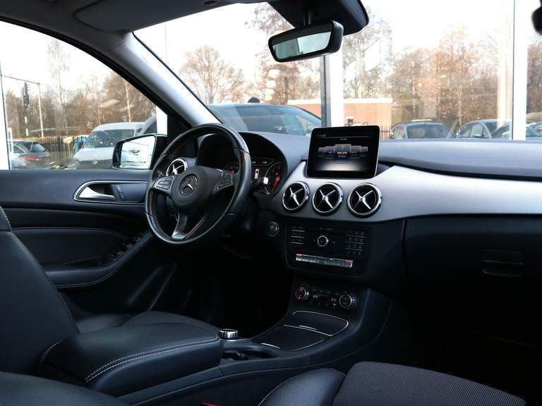 Mercedes-Benz Mercedes-Benz