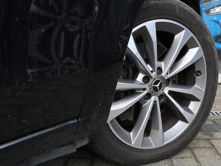 Mercedes-Benz Mercedes-Benz