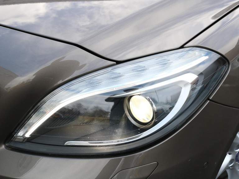 Mercedes-Benz Mercedes-Benz