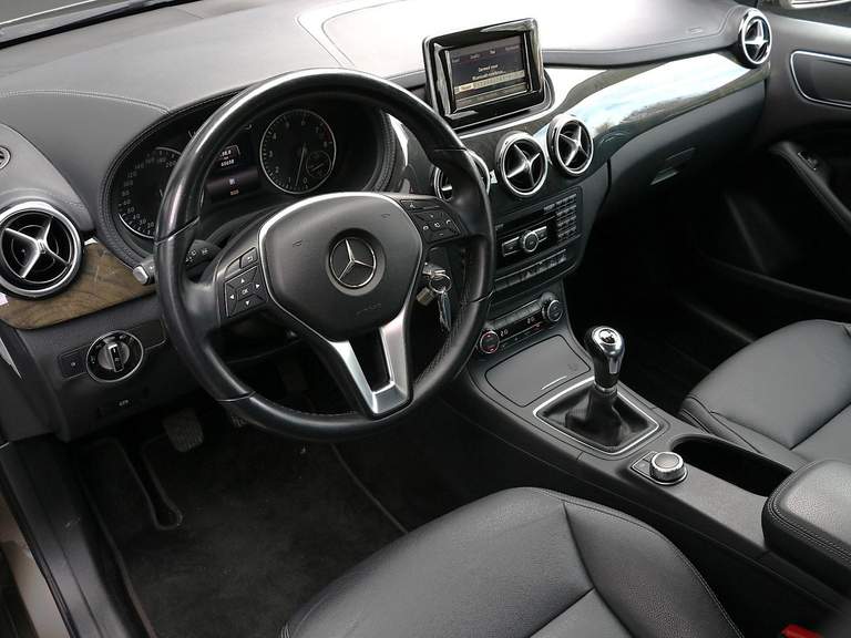 Mercedes-Benz Mercedes-Benz