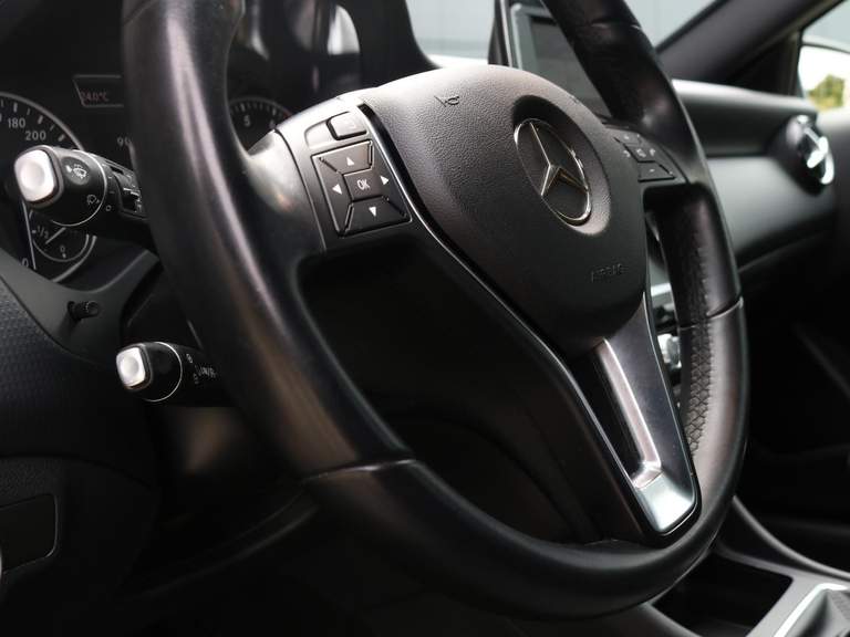 Mercedes-Benz Mercedes-Benz