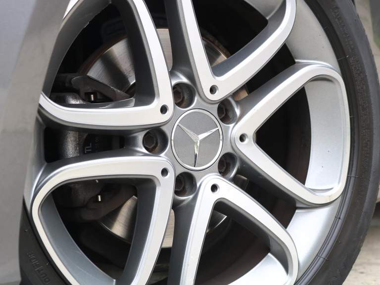 Mercedes-Benz Mercedes-Benz