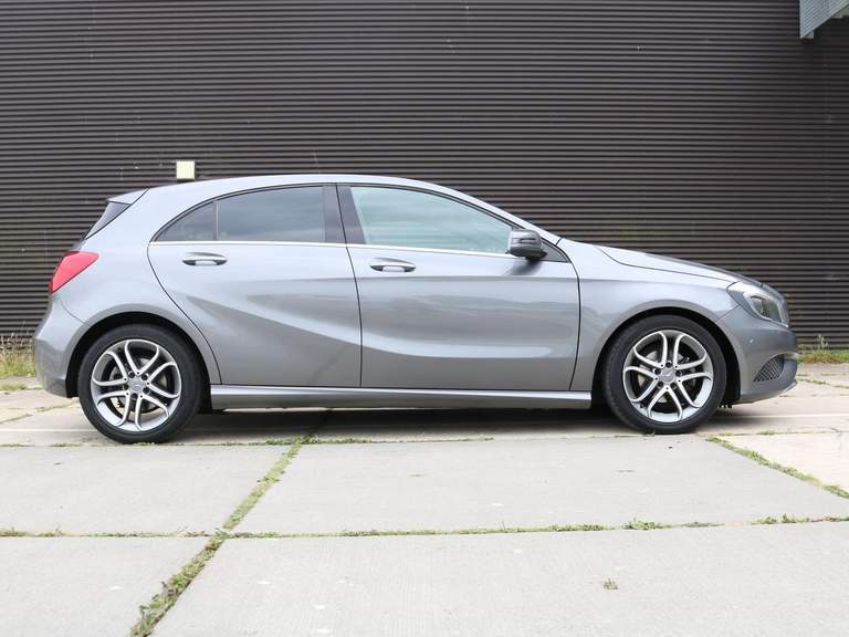 Mercedes-Benz Mercedes-Benz