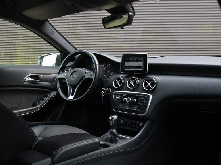 Mercedes-Benz Mercedes-Benz