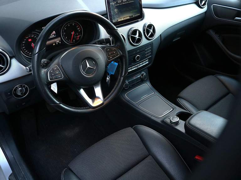 Mercedes-Benz Mercedes-Benz