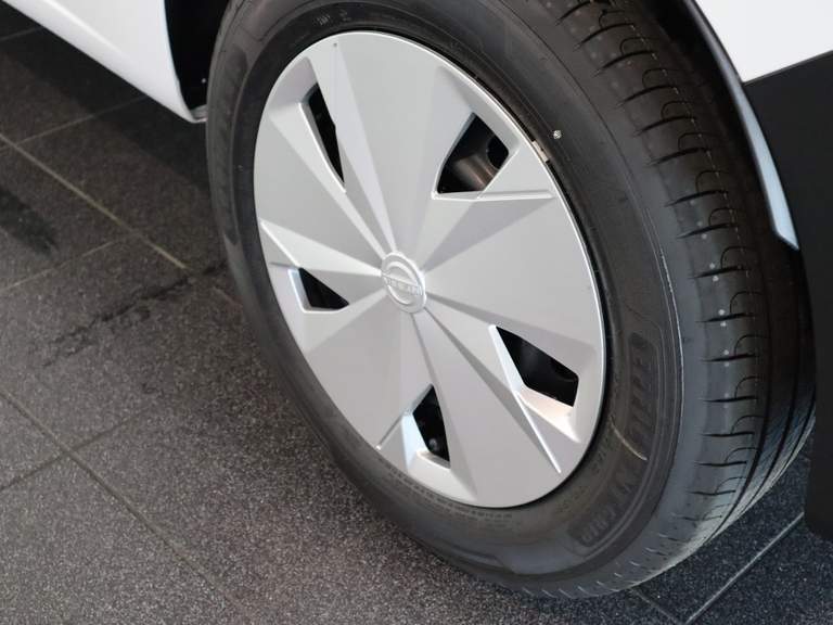 Nissan Nissan