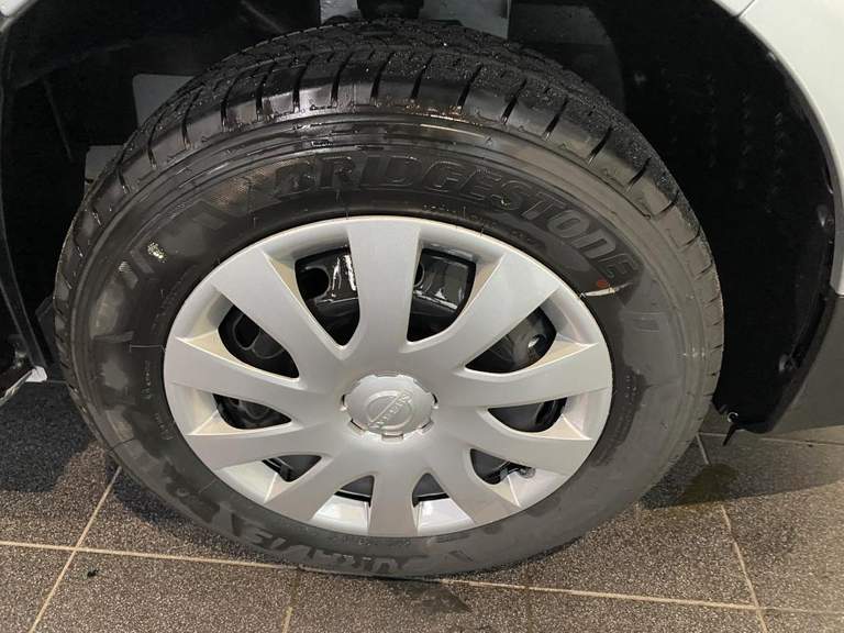 Nissan Nissan