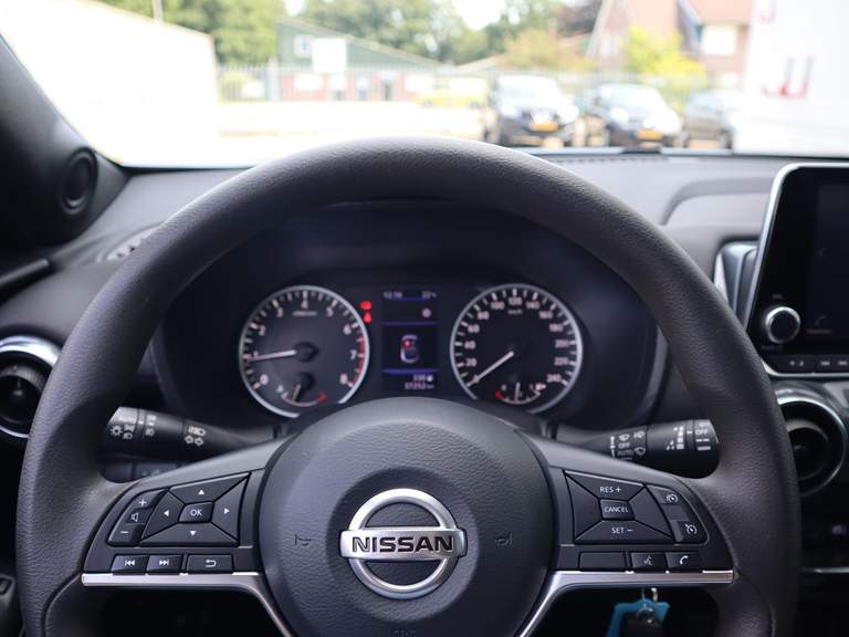 Nissan Nissan