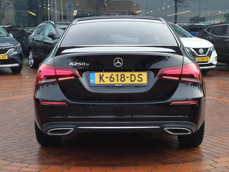 Mercedes-Benz Mercedes-Benz