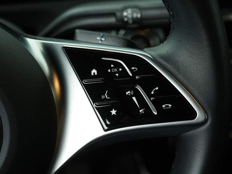 Mercedes-Benz Mercedes-Benz