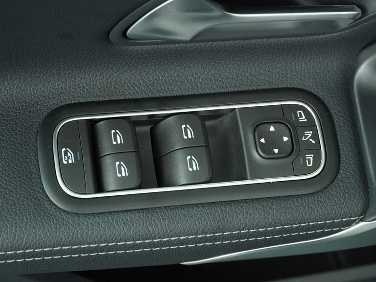 Mercedes-Benz Mercedes-Benz