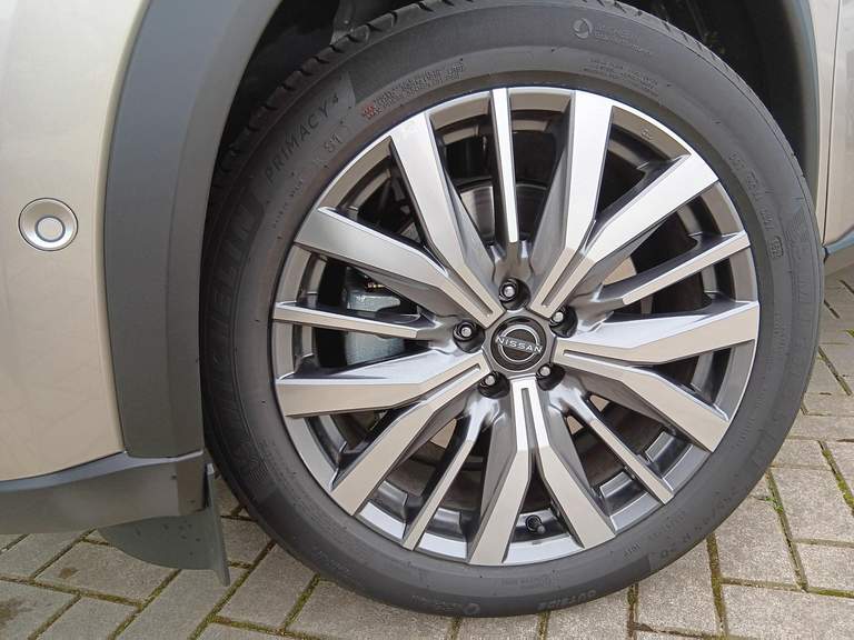 Nissan Nissan