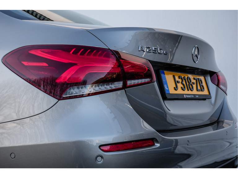 Mercedes-Benz Mercedes-Benz