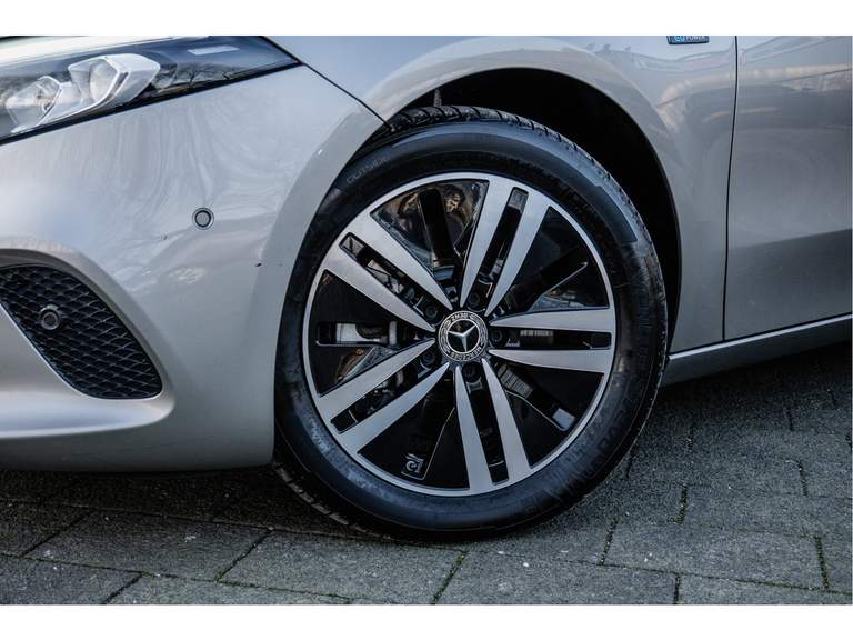 Mercedes-Benz Mercedes-Benz