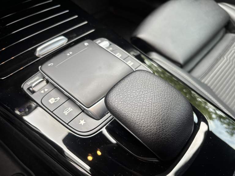 Mercedes-Benz Mercedes-Benz