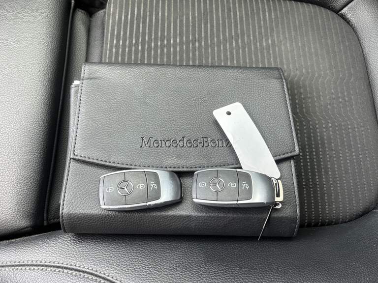 Mercedes-Benz Mercedes-Benz