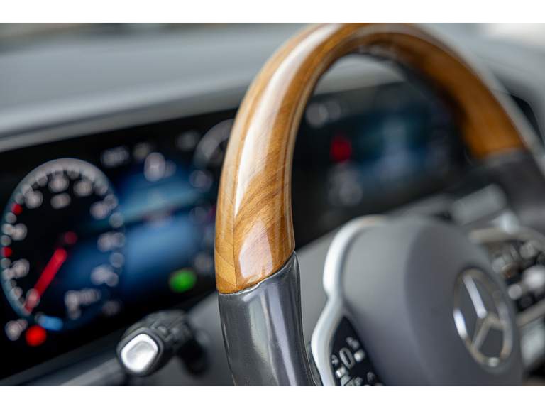 Mercedes-Benz Mercedes-Benz