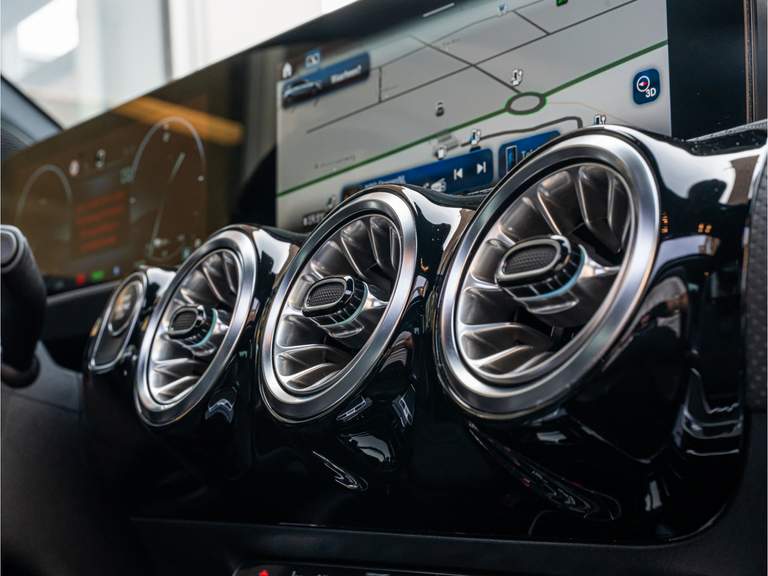 Mercedes-Benz Mercedes-Benz