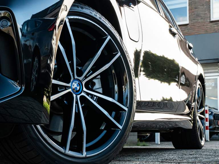 BMW BMW